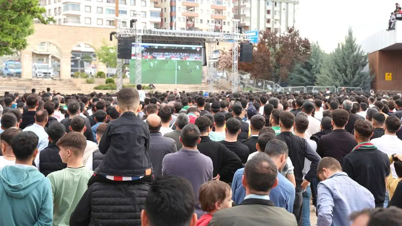 Batman’da Dev Ekranla Maç Keyfi: Adalet Caddesi Kapalı Olacak
