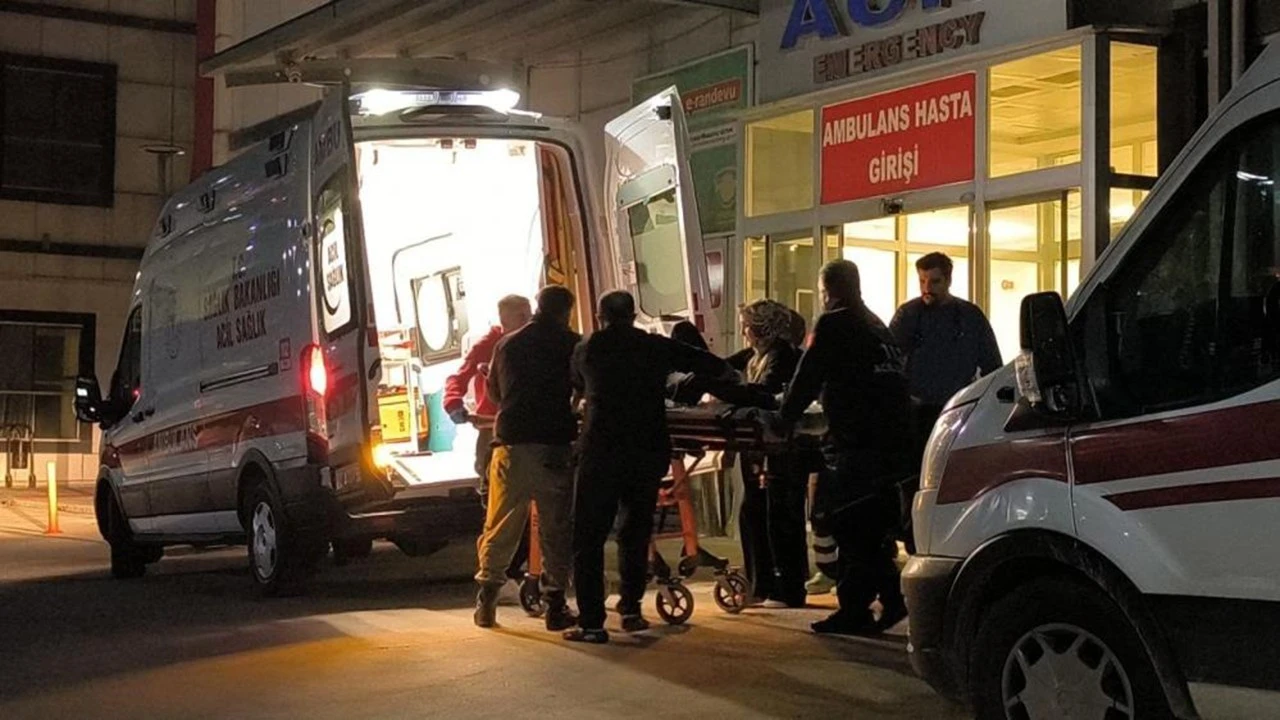 Yabani Ot Yedikten Sonra Fenalaşan Genç Hastaneye Kaldırıldı
