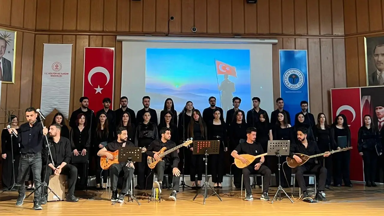 Batman Üniversitesi’nde Çanakkale Ruhu Türkülerle Yaşatıldı