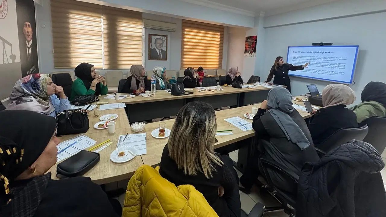 Ailelere Dijital Güvenlik Eğitimi Verildi