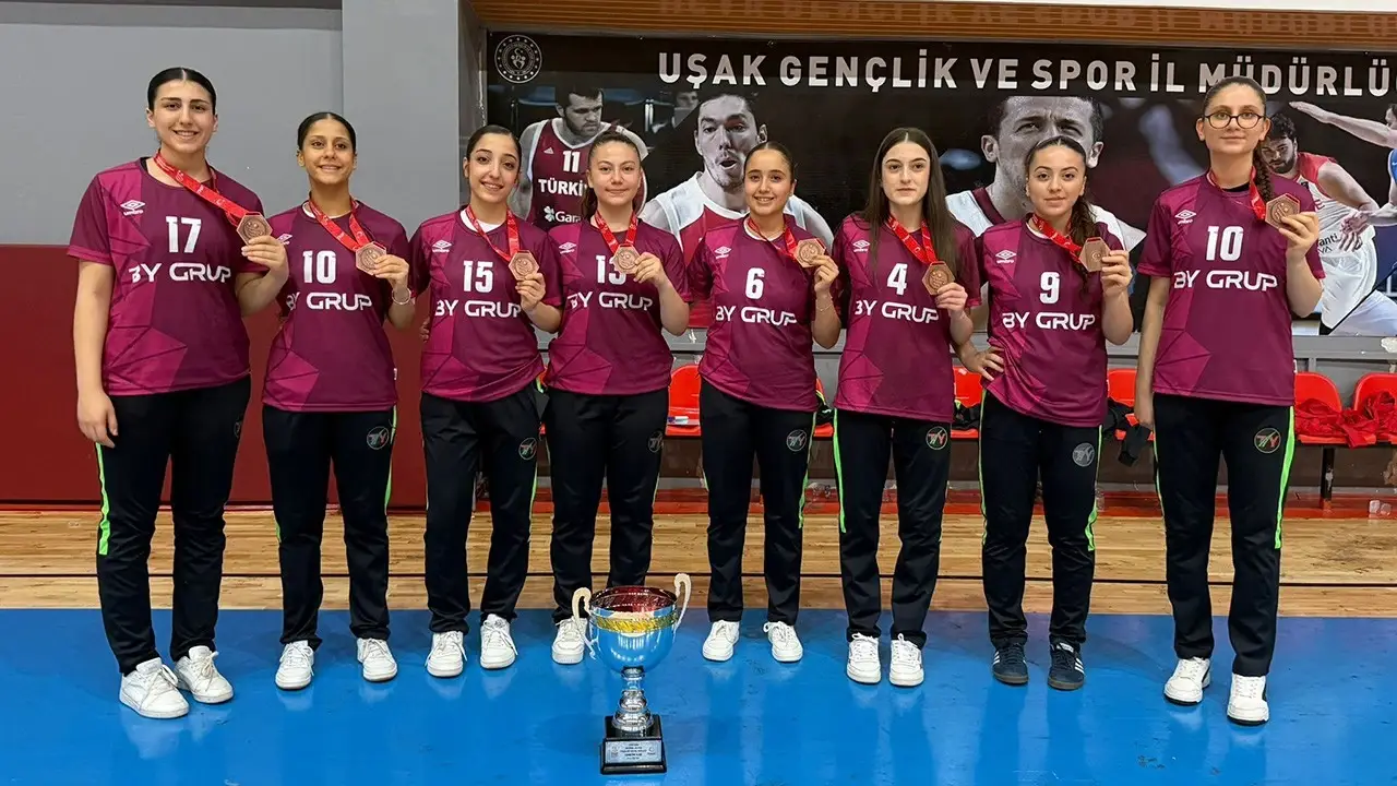 Batmanlı Hentbol Takımı Türkiye Dördüncüsü Olmanın Gururunu Yaşıyor