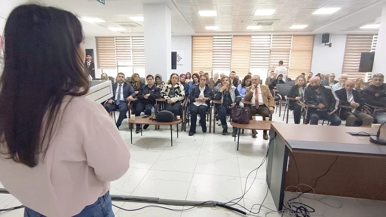 Batman’da Sivil Toplum Örgütlerine Yönelik Sağlık Eğitimi Verildi