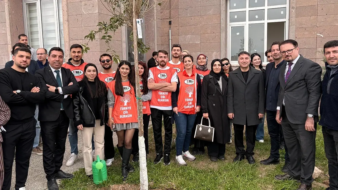 Batman Üniversitesi’nde Yeşil Kampüs İçin Fidan Dikimi Gerçekleşti