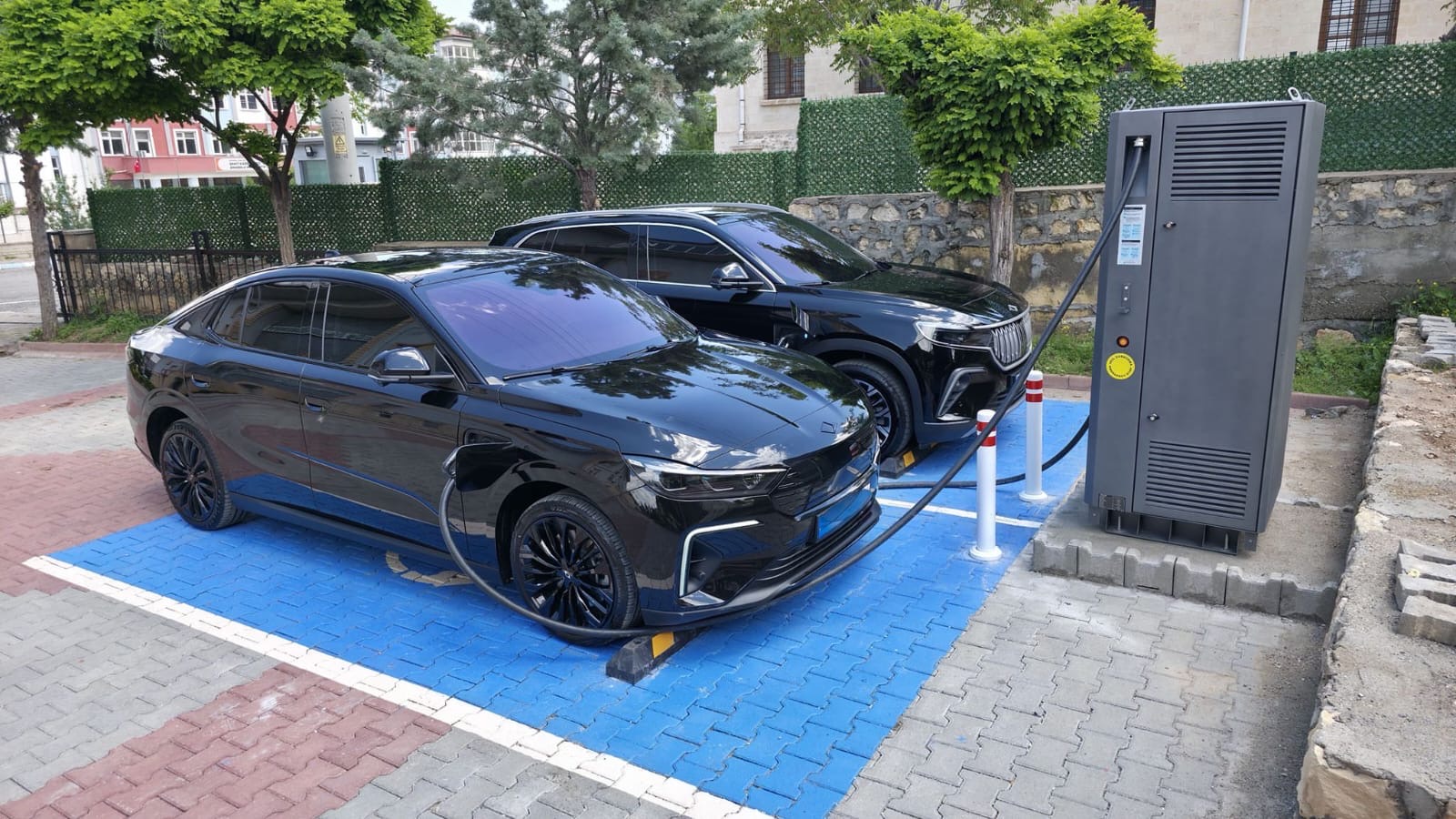 Gercüş’e Elektrikli Araç Şarj İstasyonu Kuruldu