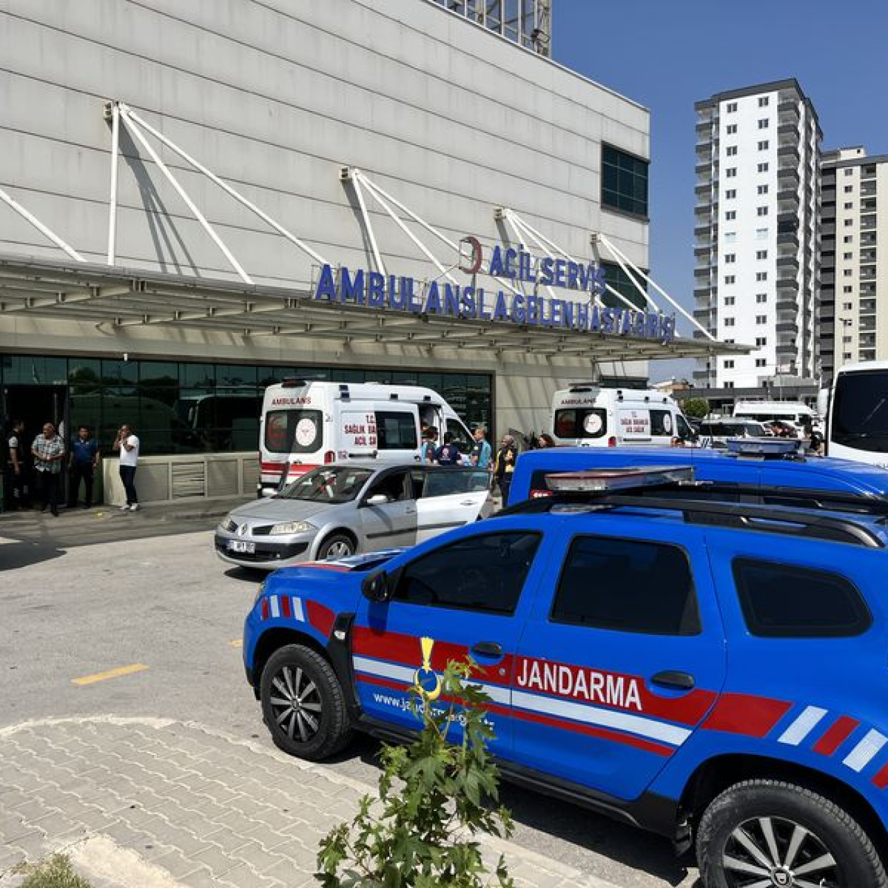 Silifke’de Rus Öğrencilerin Servis Kazası: 17 Yaralı