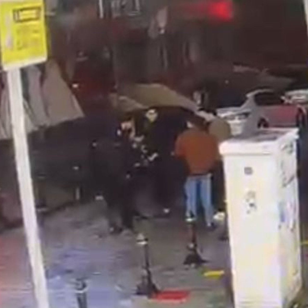 Doğum Günü Kutlamasında Bıçaklı Kavga: 1 Ölü, 4 Yaralı