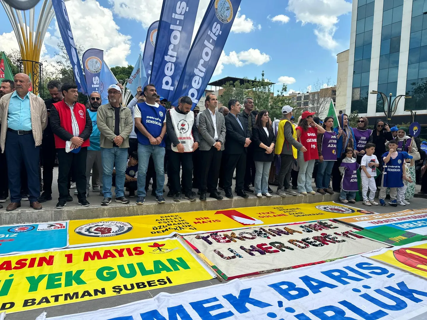 Batman’da 1 Mayıs Emek ve Dayanışma Günü Kutlandı