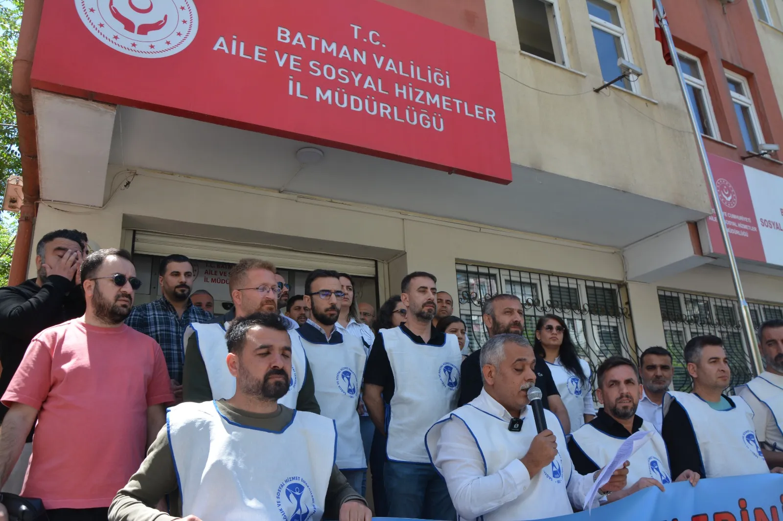 Hakkari’de Psikoloğa Bıçaklı Saldırıya Tepki Gösterildi