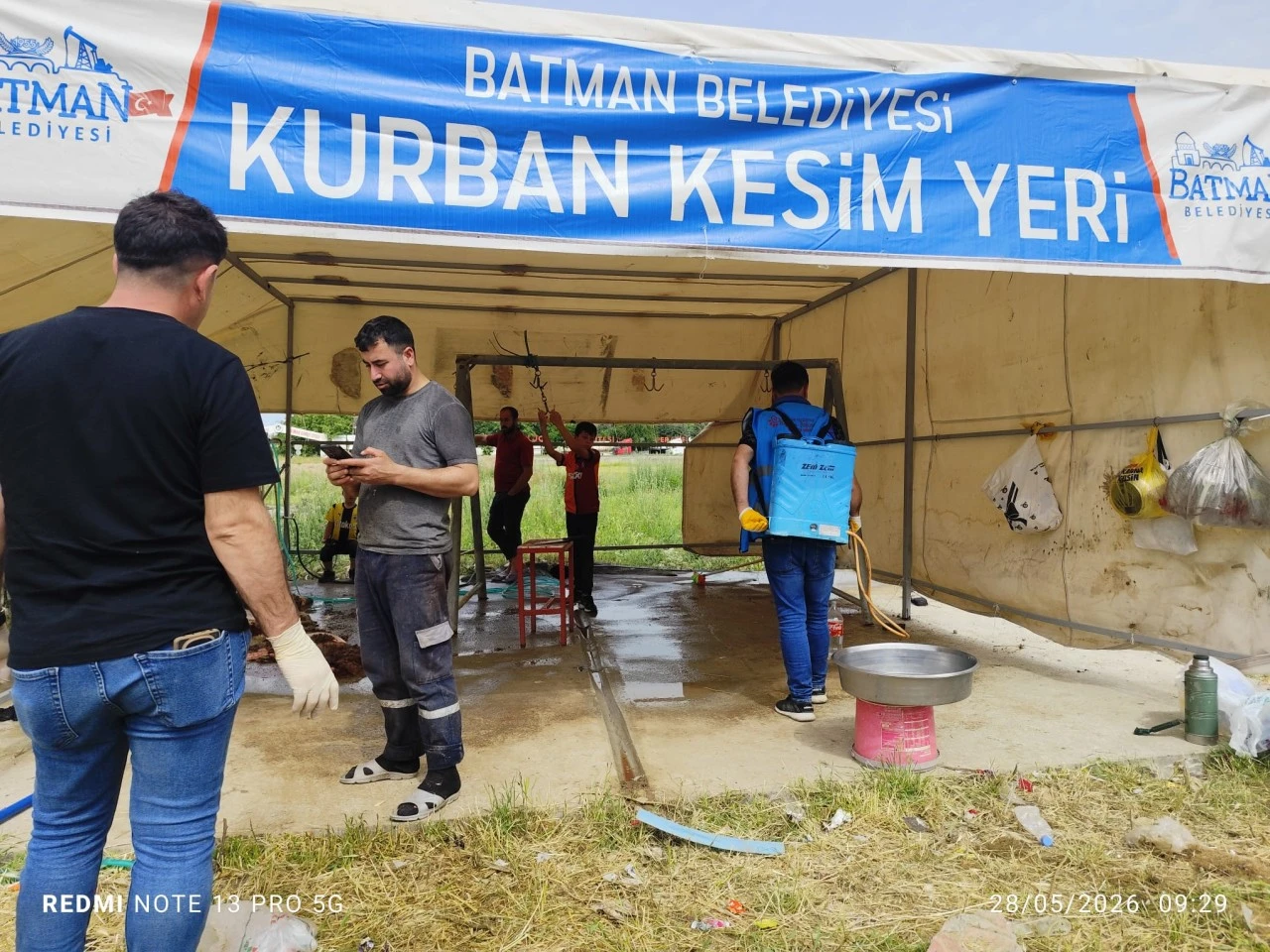Bayramda Sinek ve Sivrisineklerle Mücadele Devam Ediyor