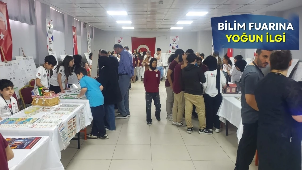 Öğrenciler Bilim Projelerini Sergiledi
