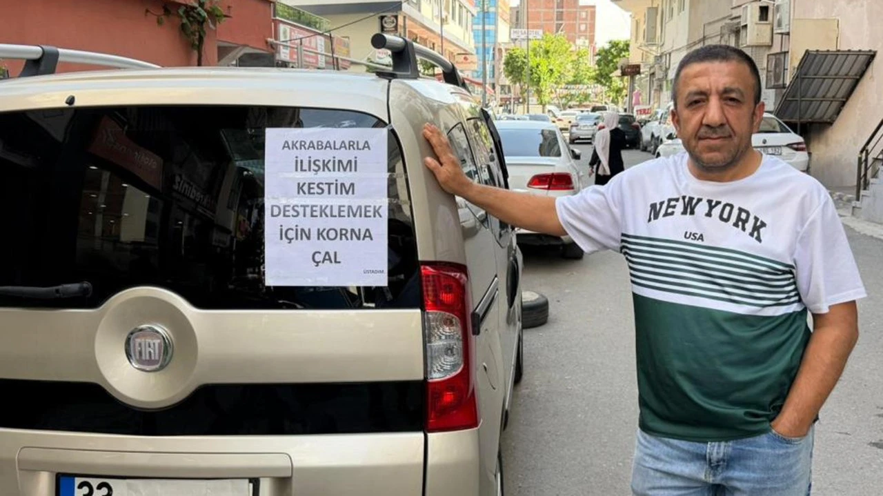 Akrabalarıyla İlişkisini Kesti, Destek İçin Korna Çaldırdı
