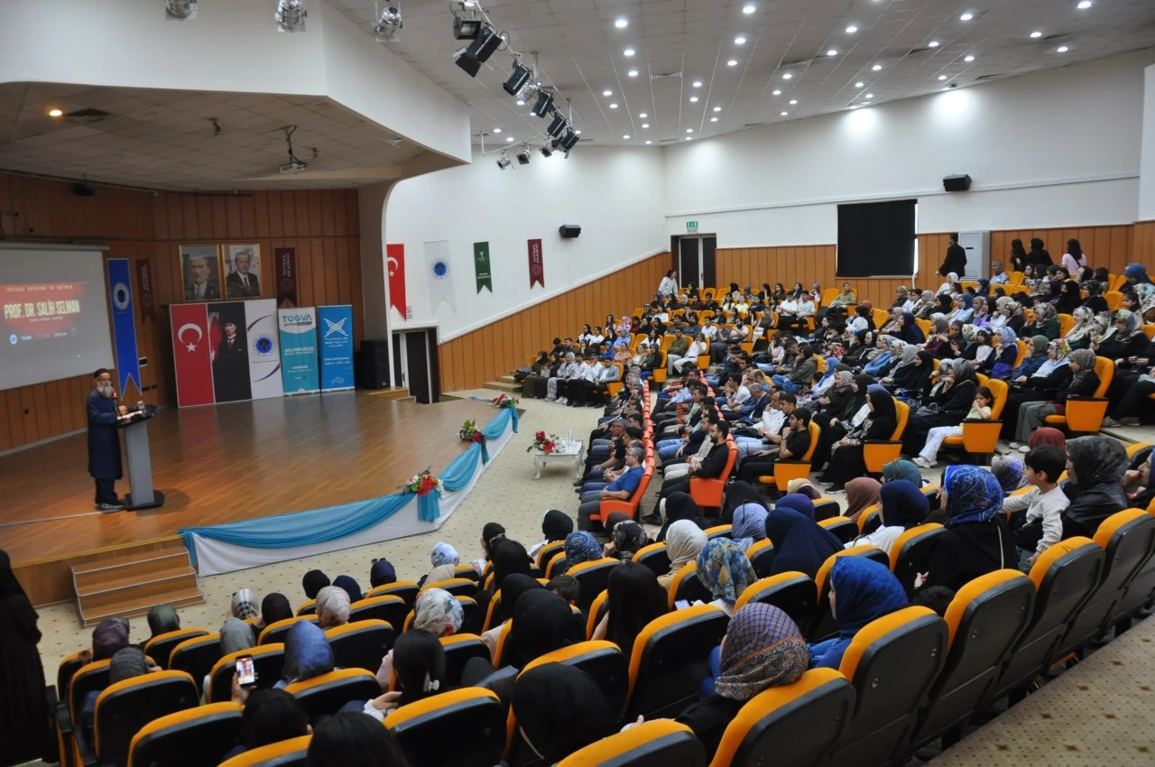 TÜGVA Batman’da İhtisas Akademi Programı Gerçekleştirdi