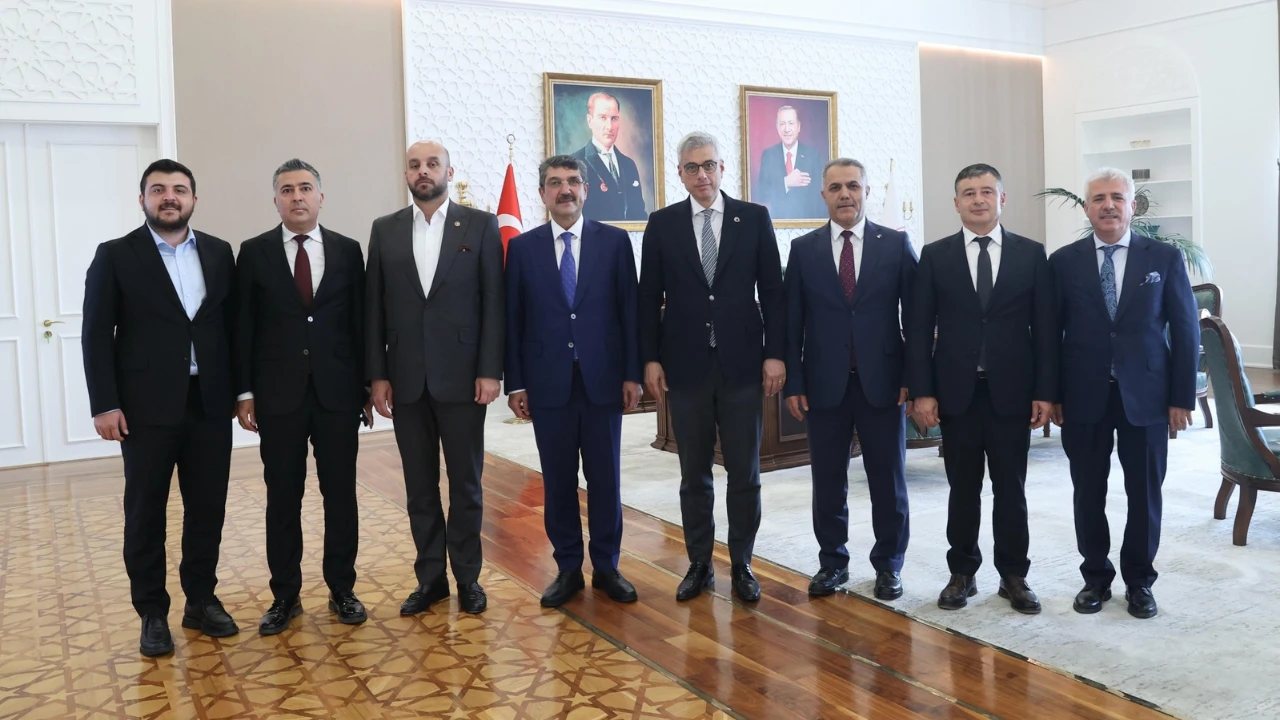 Batman’da sağlık yatırımları ve ihtiyaçları Ankara’da değerlendirildi