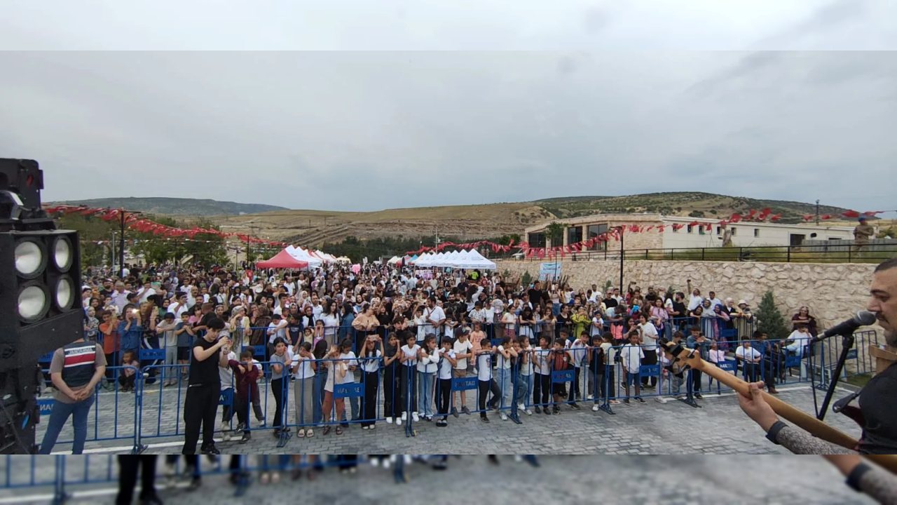 Malabadi Köprüsü’nde İlk Yaz Şenliği Yoğun Katılımla Gerçekleşti