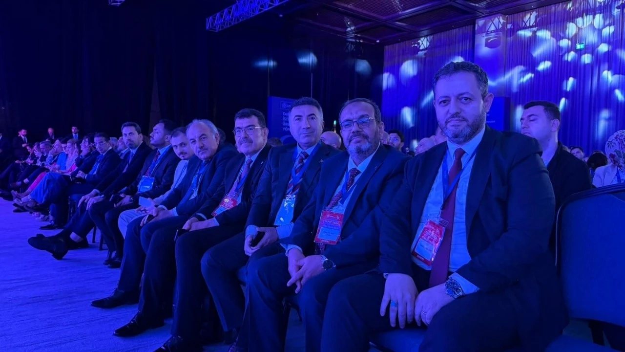 Rektör Demir Türkiye Yapay Zeka Zirvesi’nde Ulusal Planı Değerlendirdi