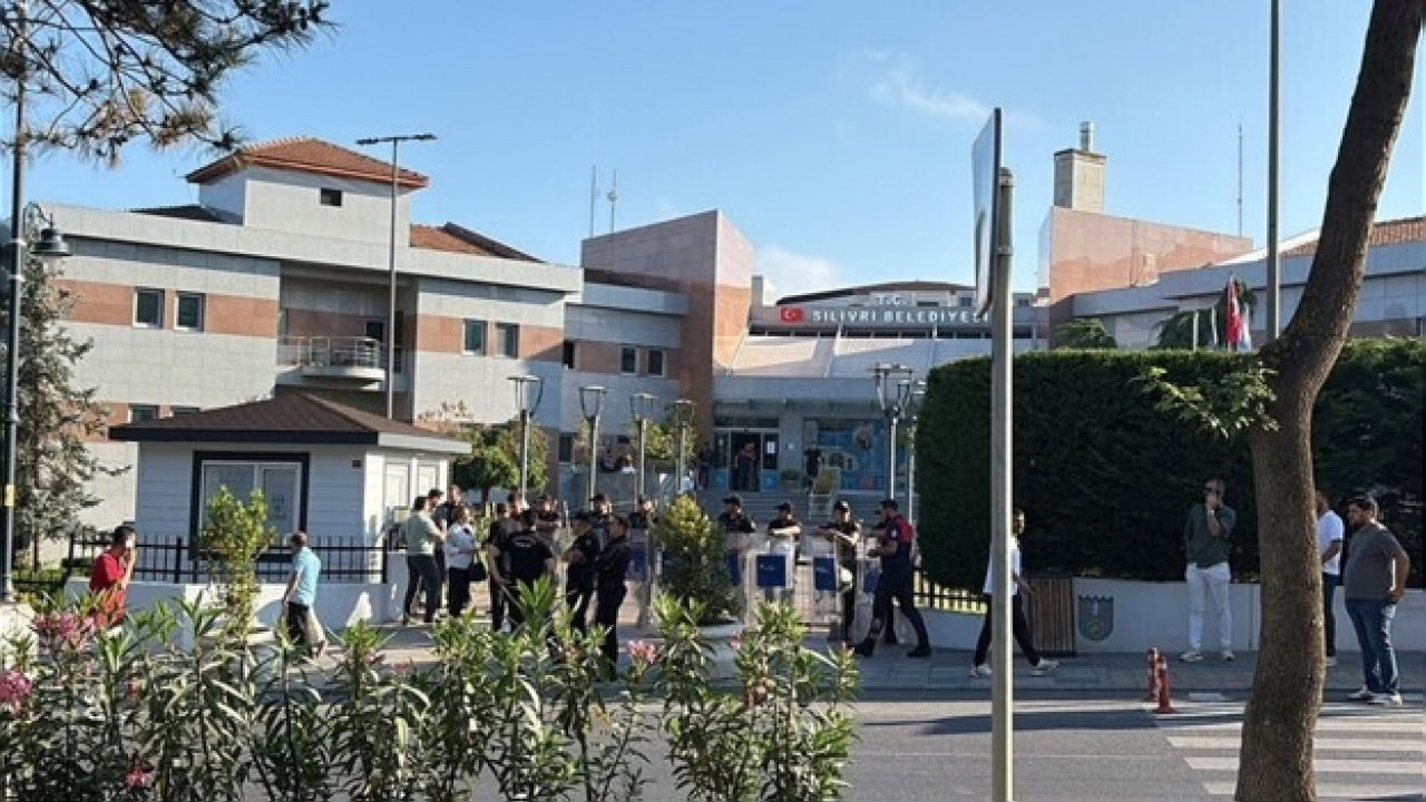 Silivri Belediye Başkanı Balcıoğlu ve 10 kişi yolsuzluk soruşturmasında tutuklandı
