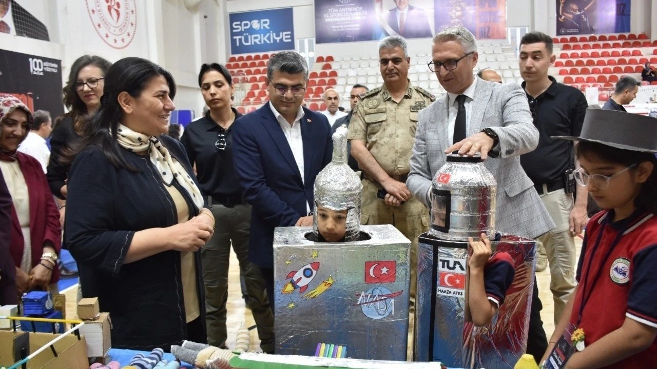 Batman’da Öğrenciler Harezmî Eğitim Modeli Projelerini Sergiledi