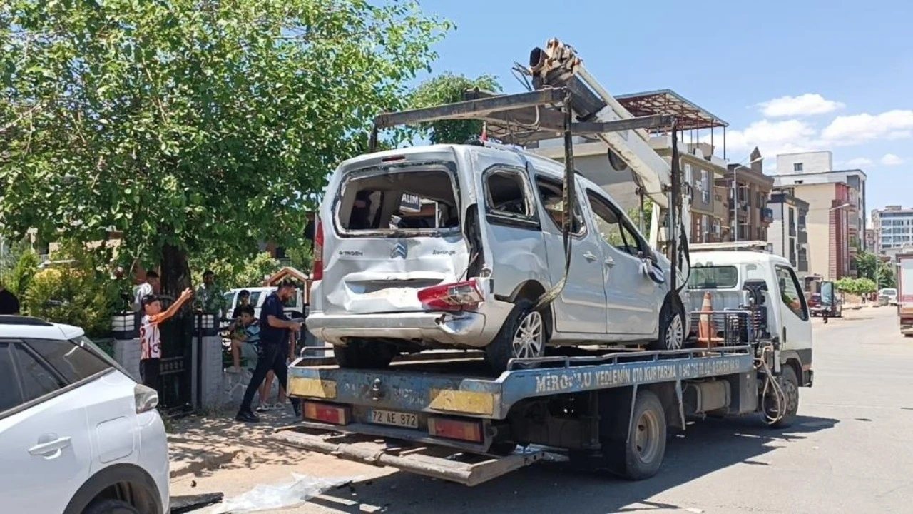Bahçelievler Mahallesi’nde İki Araç Çarpıştı, Bir Kişi Yaralandı