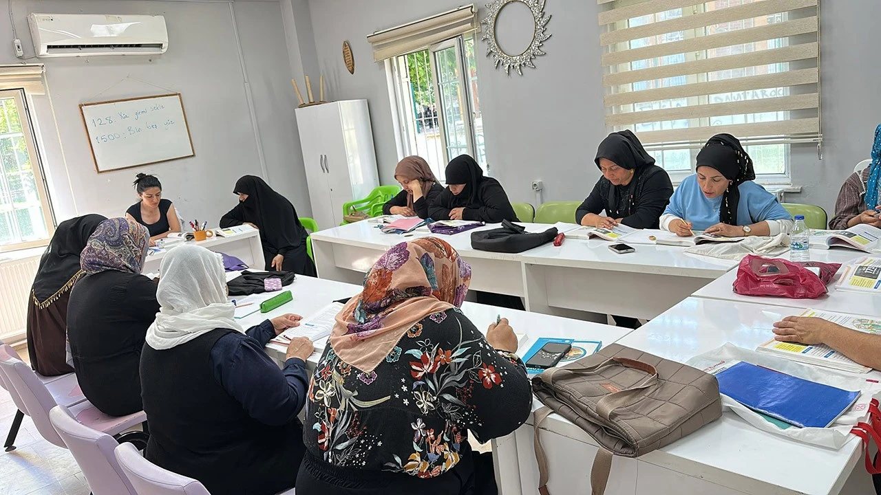 Batman’da Kadınlara Okuma Yazma Kurslarıyla İş Hayatına Destek