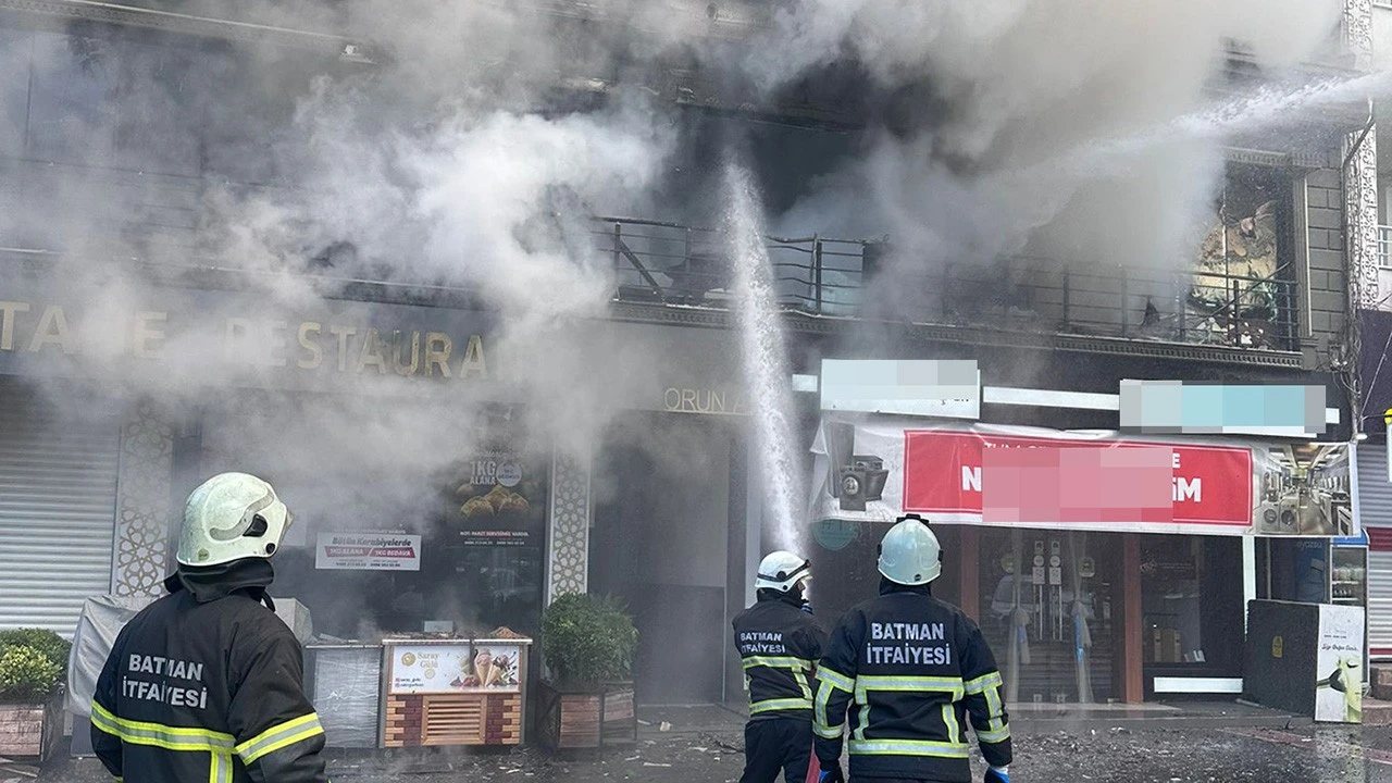 Turgut Özal Bulvarı’ndaki Pastane Yangını Kısa Sürede Söndürüldü