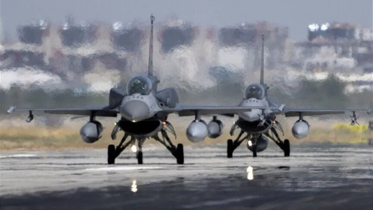 Michigan’da F-16 Savaş Uçağı Düştü, Pilot Kurtuldu