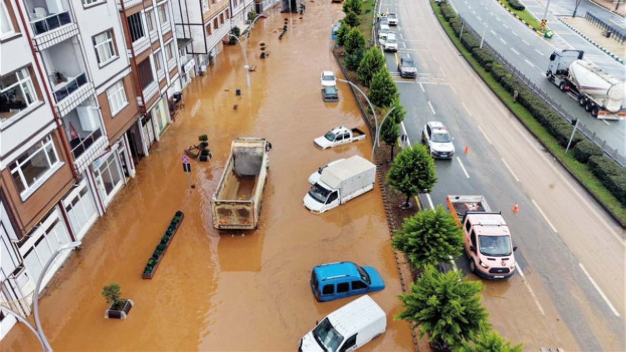 Doğu Karadeniz’de Sağanak Yağış Sel ve Heyelanlara Neden Oldu
