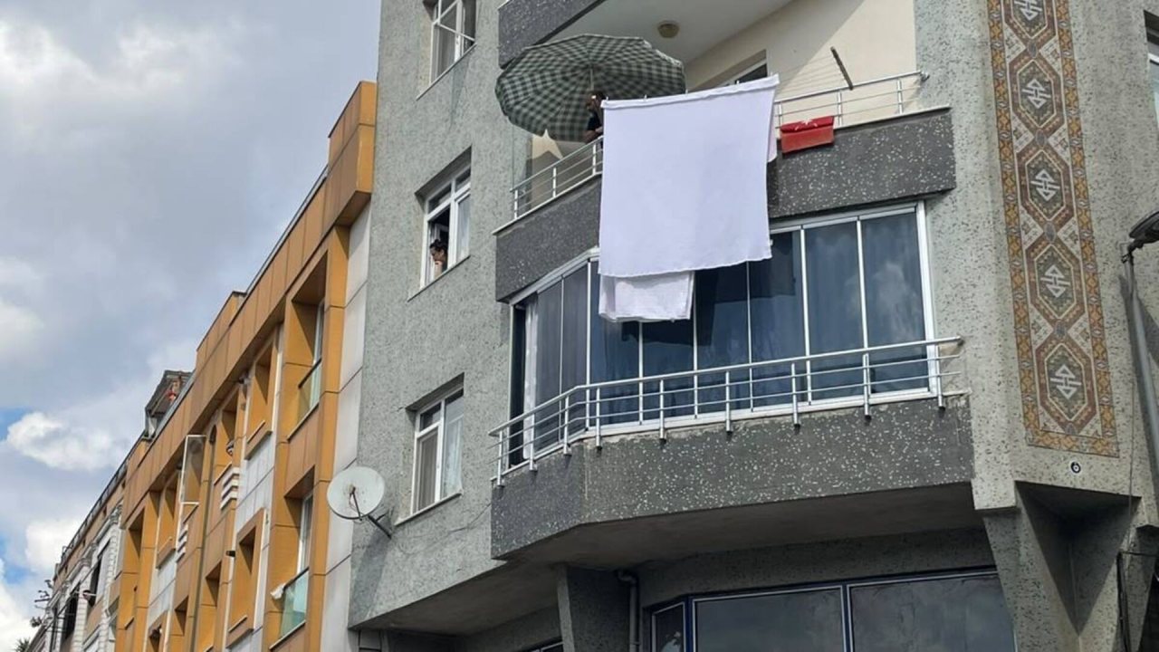 İstanbul’da Balkon Temizlerken Düşen Kadın Hayatını Kaybetti