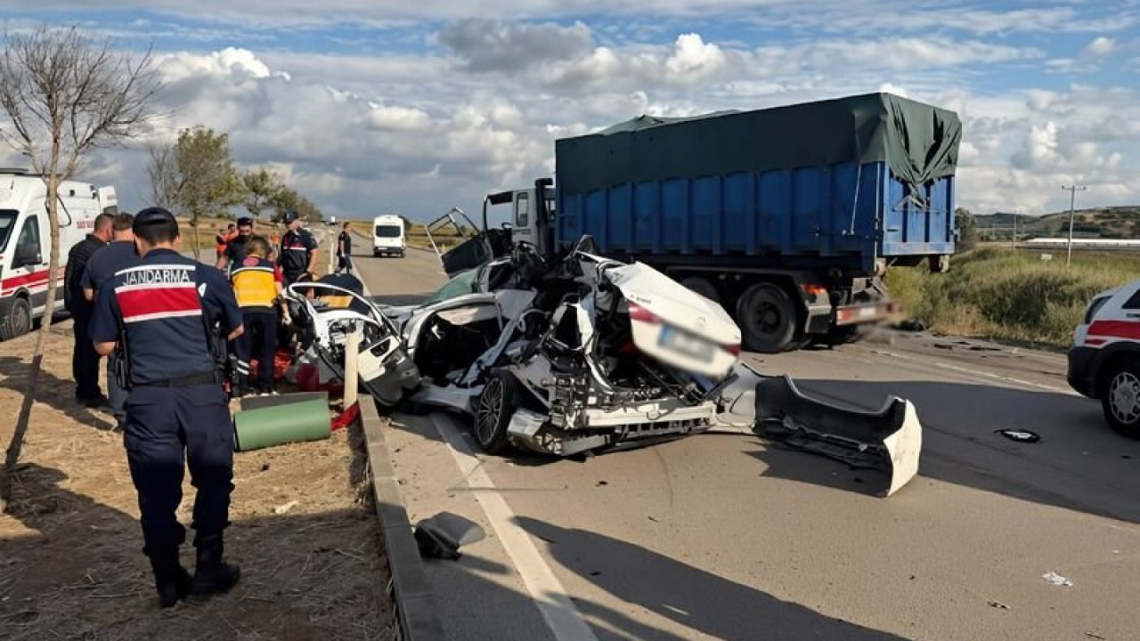Balıkesir’de Hamile Anne ve İki Çocuğu Trafik Kazasında Hayatını Kaybetti