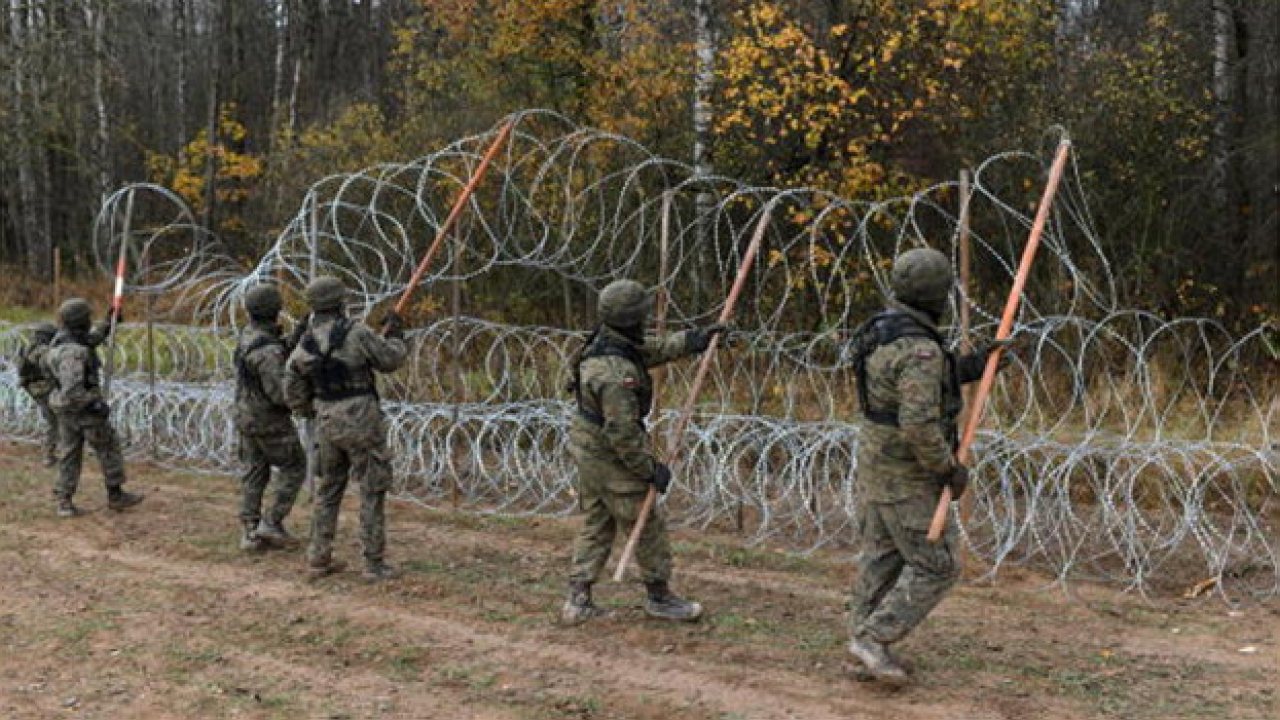 Polonya, Ukrayna Sınırındaki Kapıları Tahliye Etti