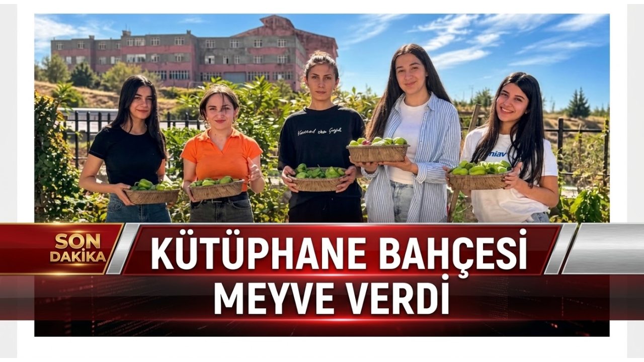 Öğrenciler Kütüphane Bahçesinde Sebze Hasadı Yaptı