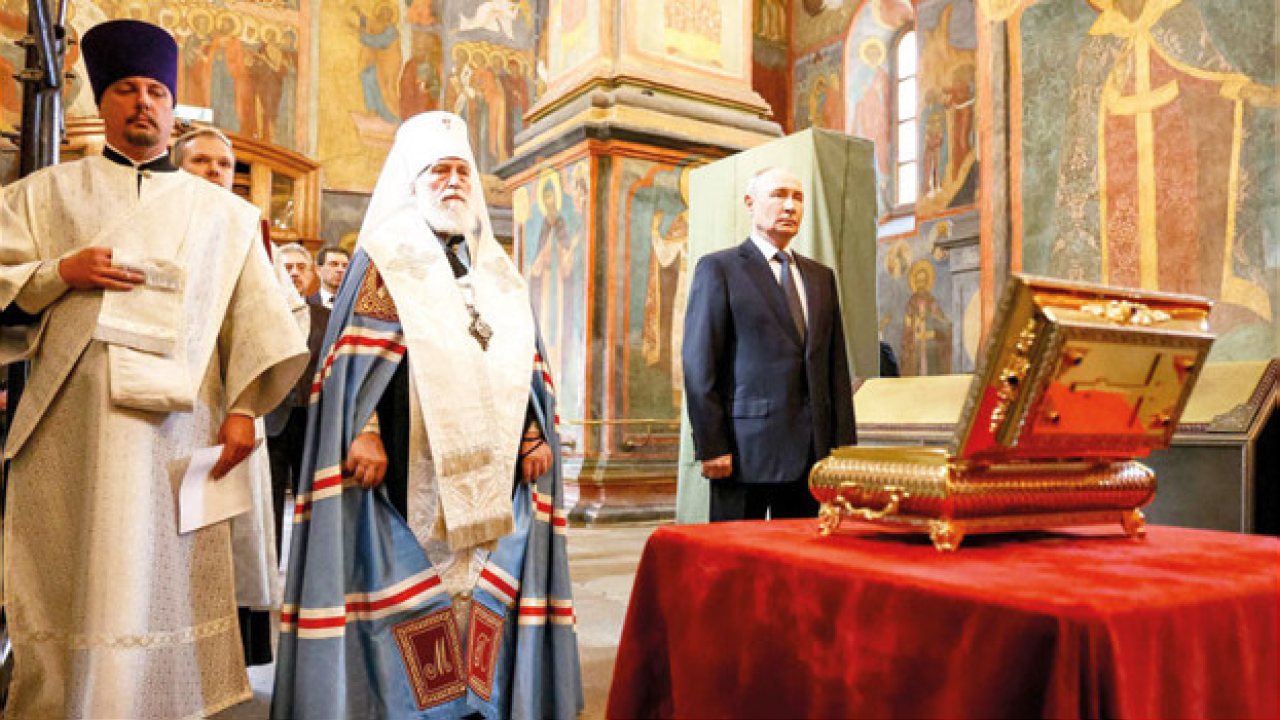 Rusya, Ukrayna Savaşı’nda Askerlerine Manevi Destek Gönderdi