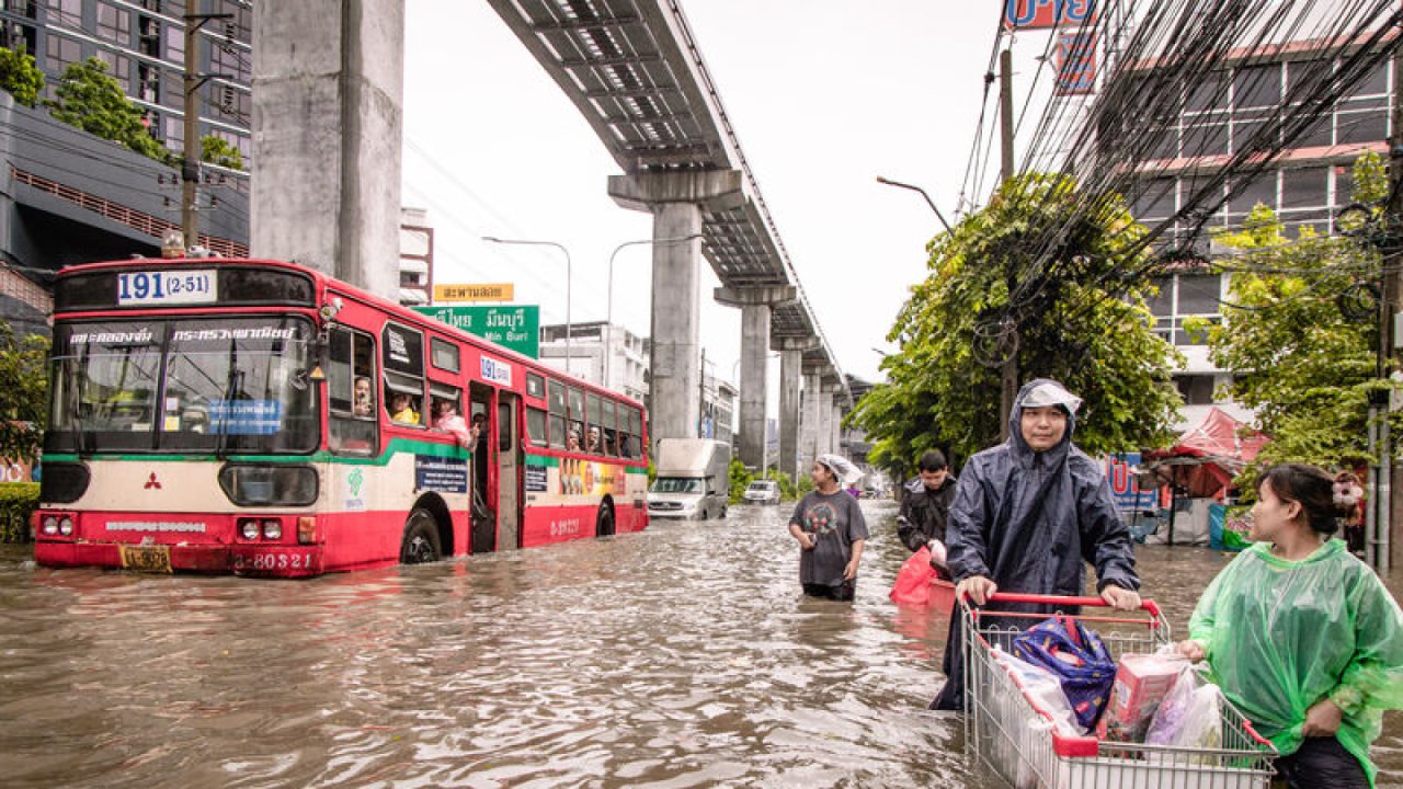 Tayland’da Sel Felaketi 700 Bin Kişiyi Etkiledi
