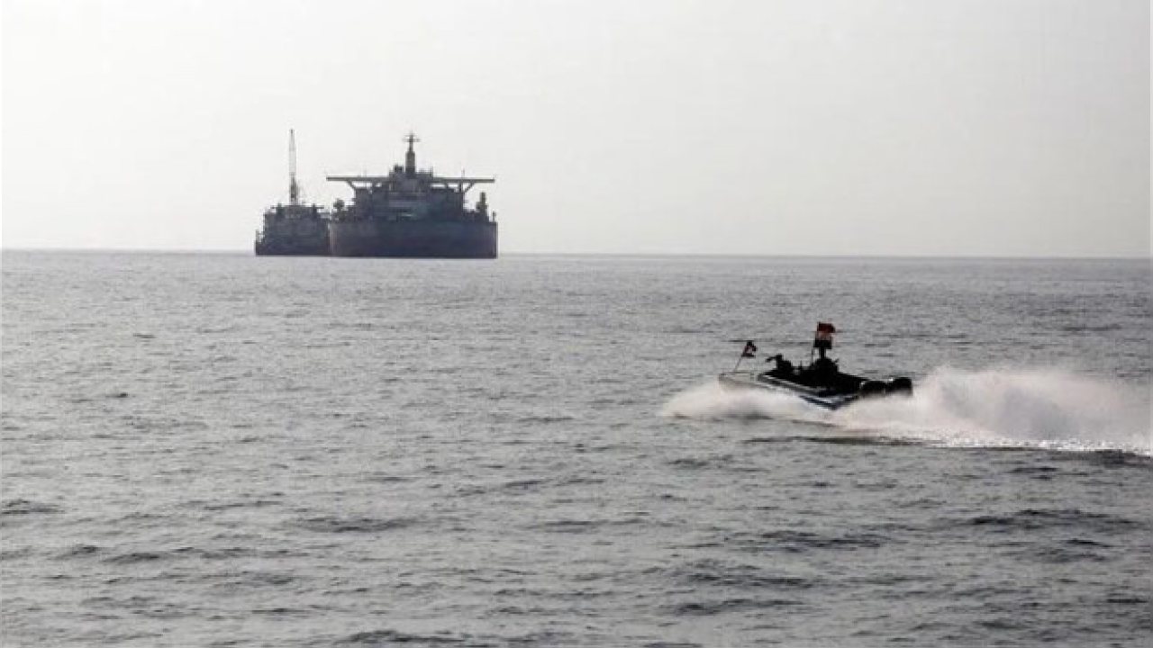 Somalili Korsanlar Tanker Kaçırdı, 5 Mürettebatı Öldürüldü