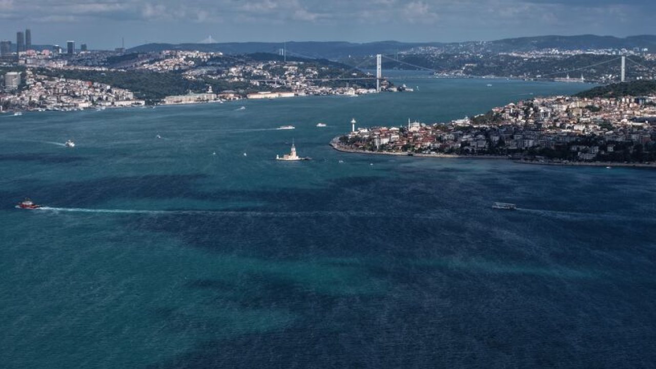 İstanbul Boğazı’nda Alg Patlaması Görüntülendi