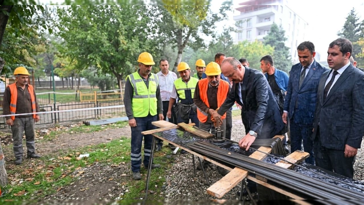 Batman’da Emekli Lokali Programı Yağmura Rağmen Gerçekleşti