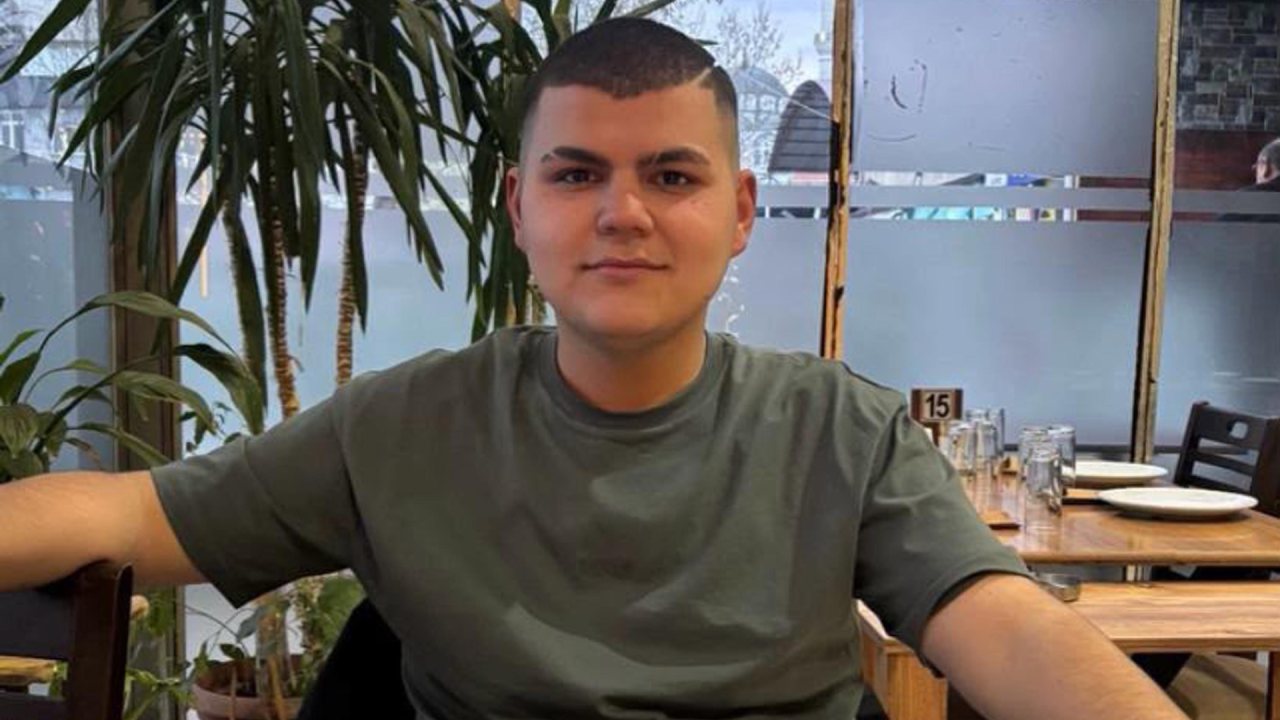 Manisa’da Bıçaklı Kavga: 18 Yaşındaki Genç Hayatını Kaybetti