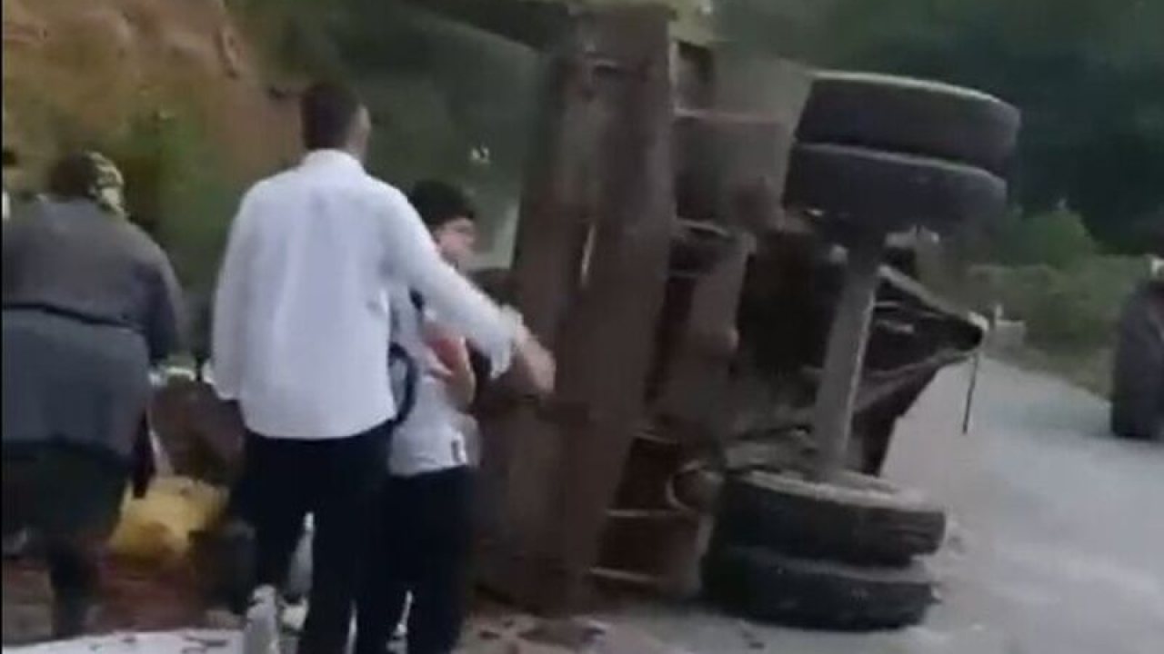 Düzce’de traktör römorku devrildi, 11 kişi yaralandı