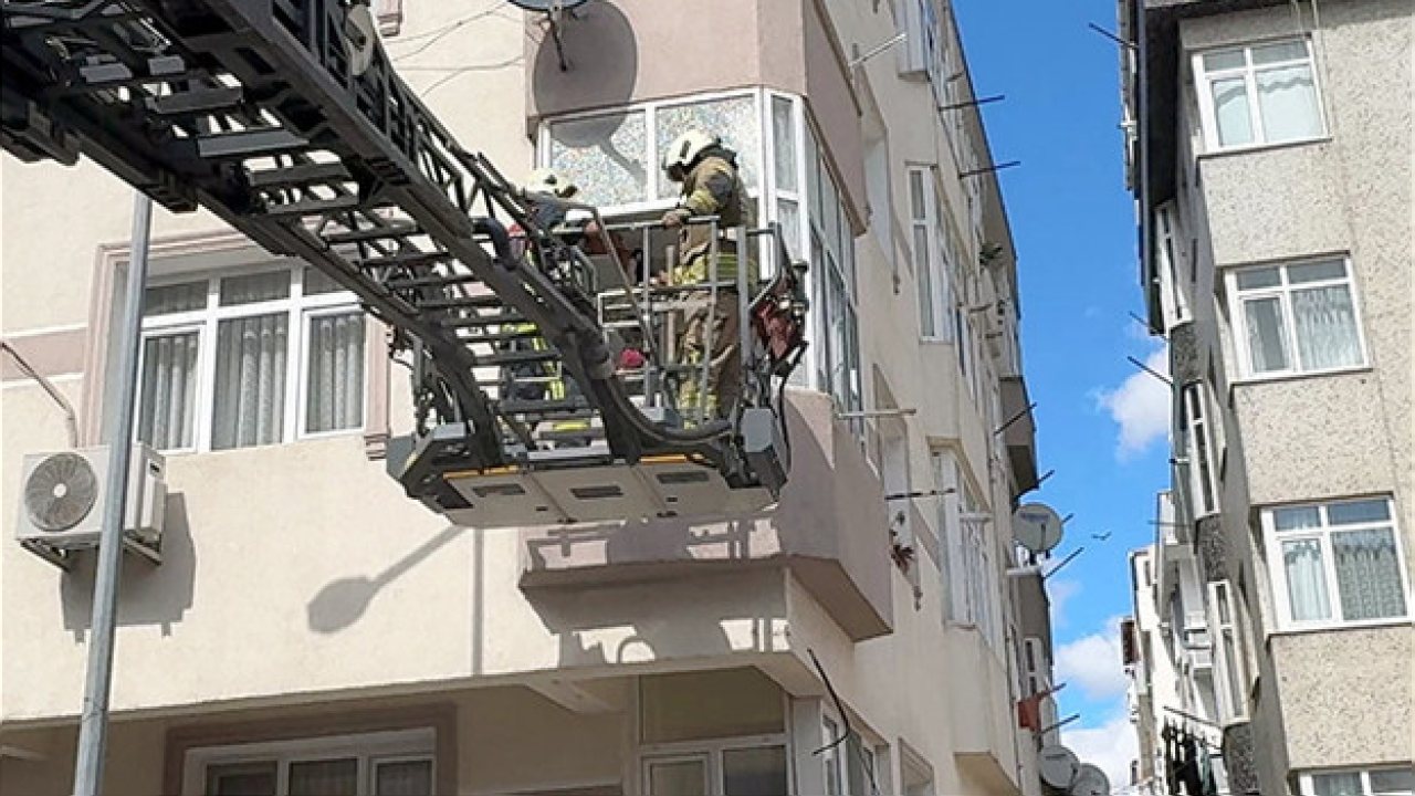 Avcılar’da Kombi Yangını: İtfaiye Anahtarı Kurtardı