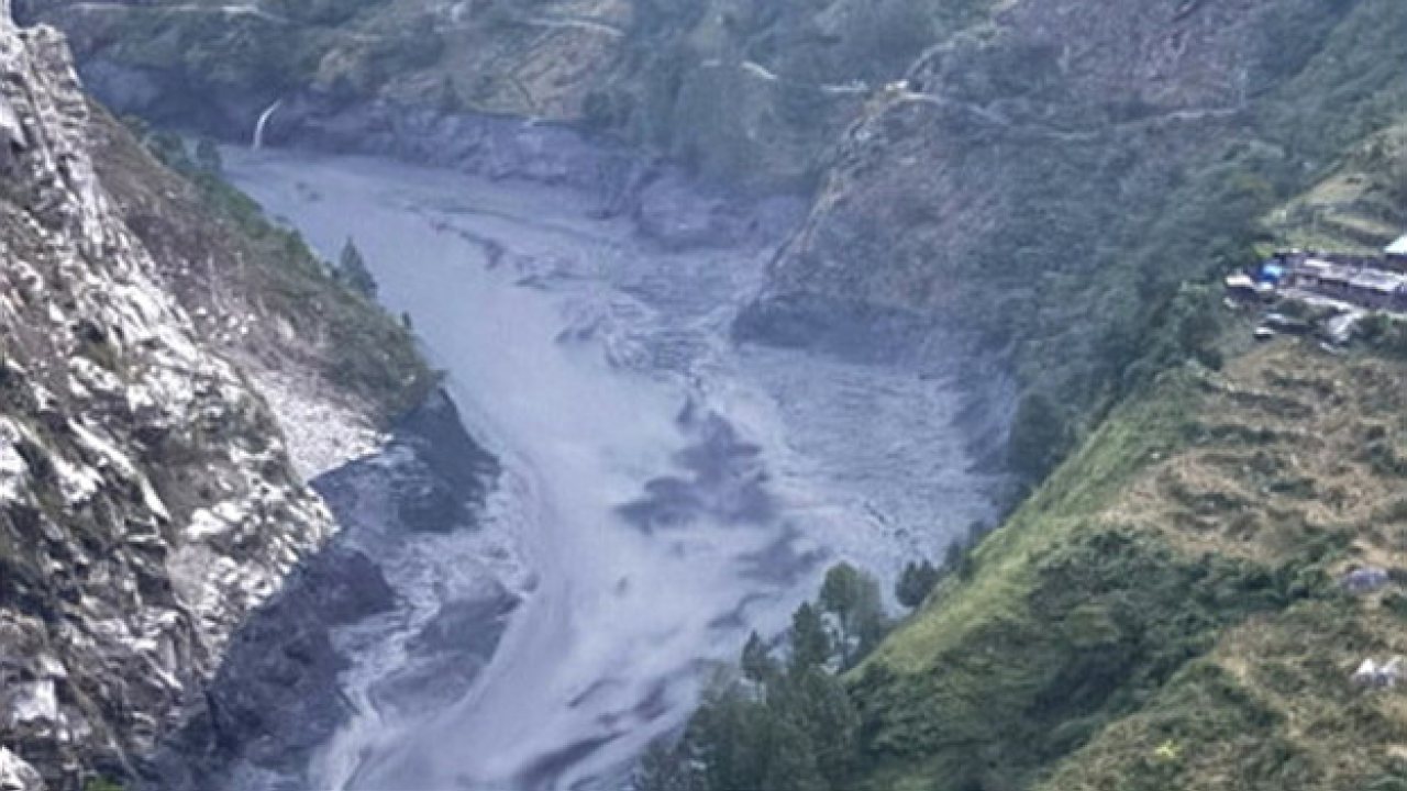 Nepal’de Sel Felaketi Sonrası Dağcılar Mahsur Kaldı