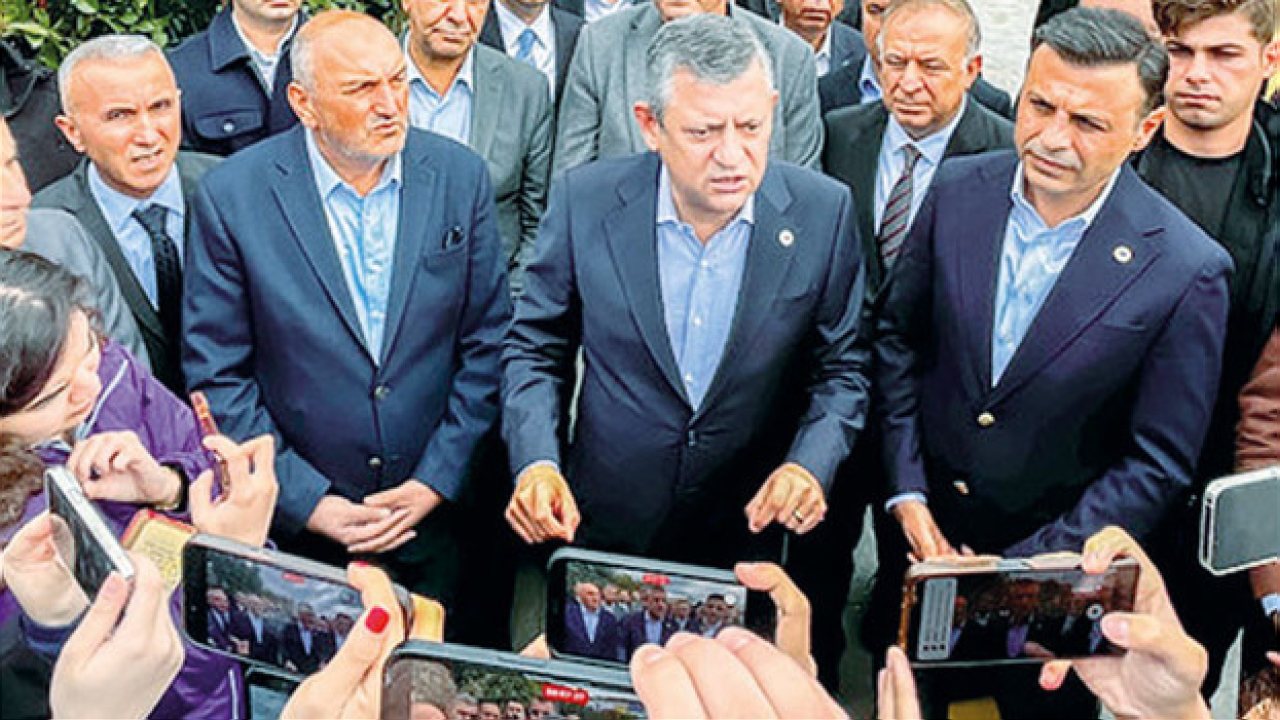 İBB Yolsuzluk Davasını İzleyen Özgür Özel Açıklamalarda Bulundu