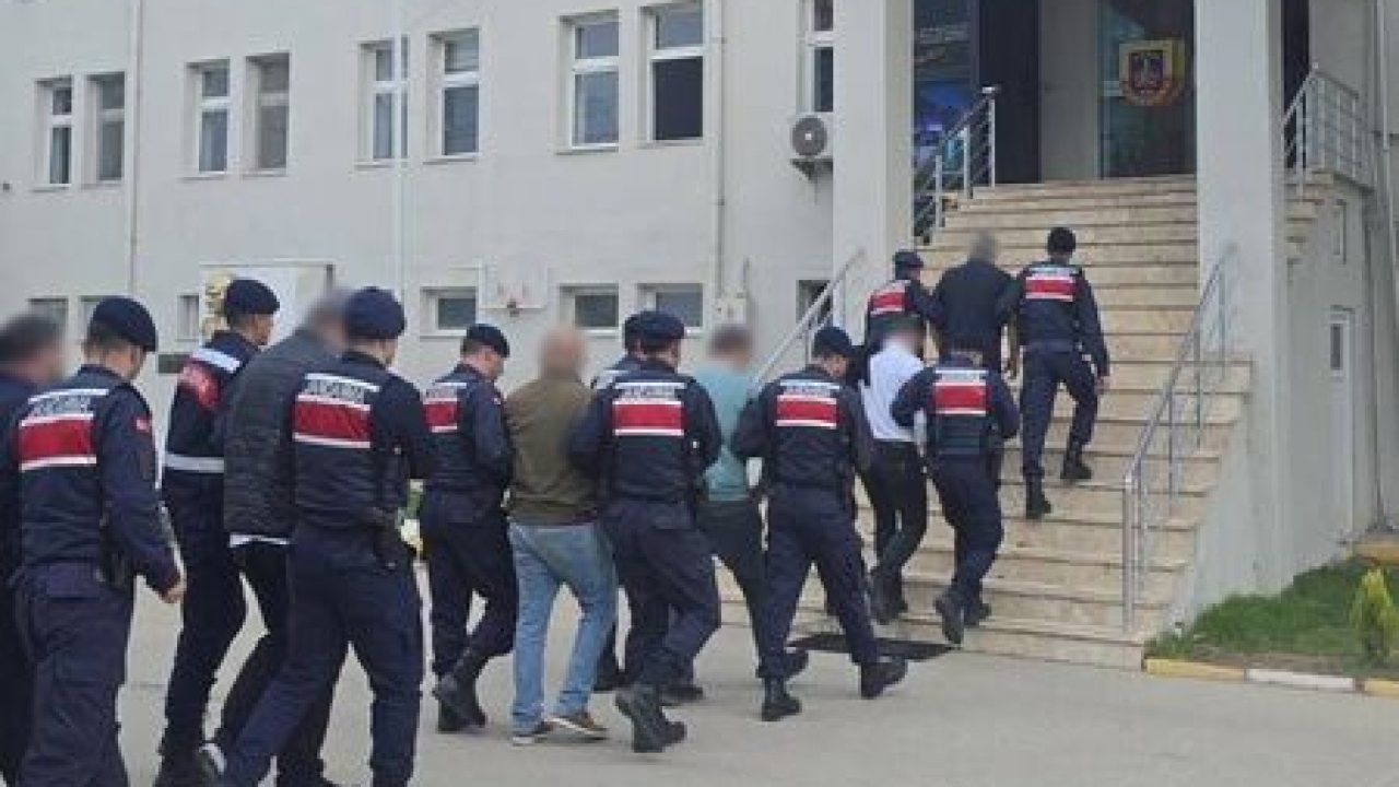 Bursa’da WhatsApp Grubuna Operasyon: 8 Kişi Gözaltında
