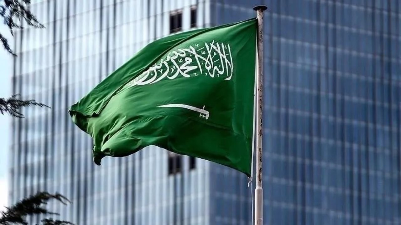 Riyad’da Husiler Tarafından Fırlatılan Füze Engellendi