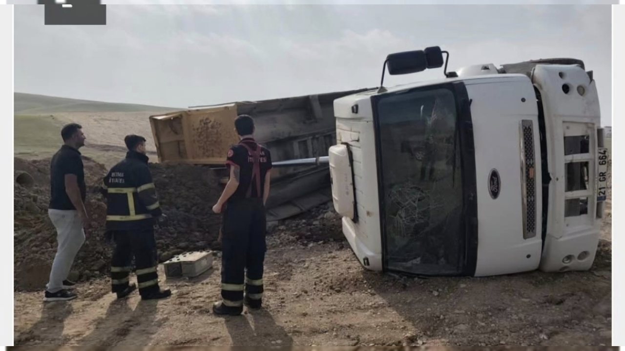 Batman’da Hafriyat Kamyonu Devrildi, Sürücü Yaralandı