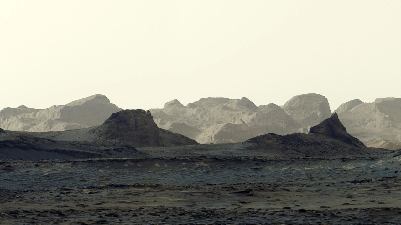 Curiosity Keşif Aracı Mars’taki Gizemli Kayalıkları İnceliyor