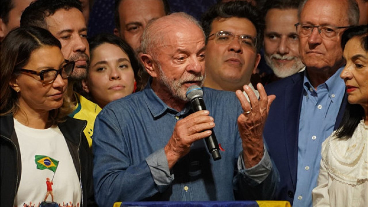 Brezilya’da Başkanlık Seçimini Lula da Silva Kazandı