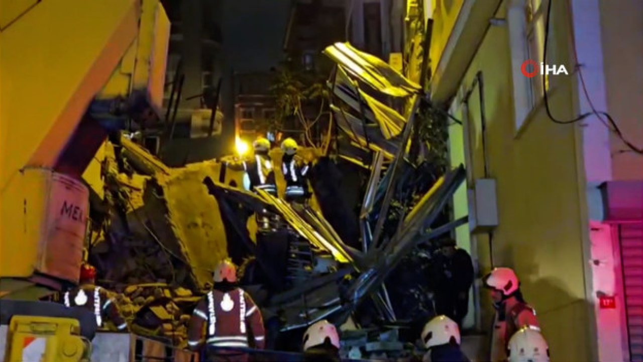 Beyoğlu’nda 5 Katlı Metruk Bina Çöktü