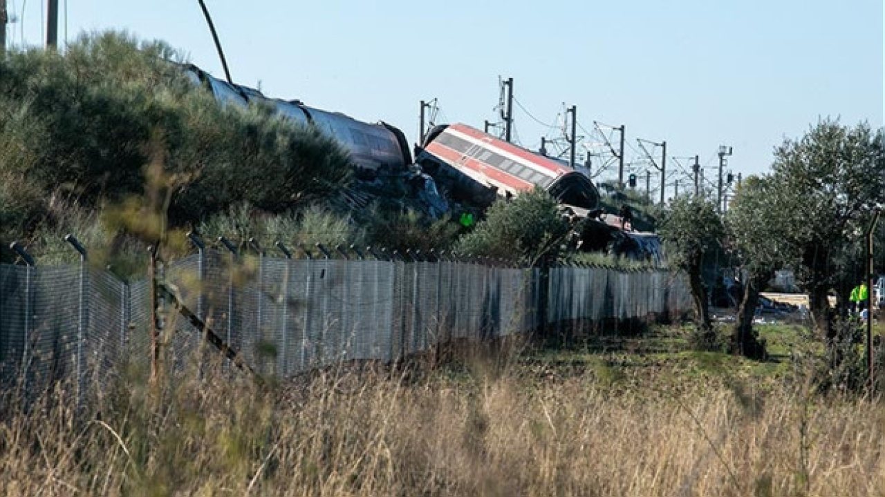 İspanya’da Yüksek Hızlı Tren Çarpışması: 46 Ölü, 150 Yaralı