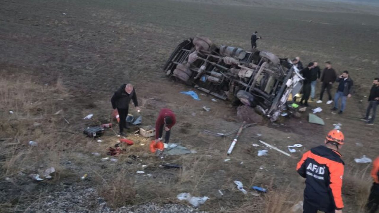 Van’daki trafik kazasında bir polis memuru şehit oldu