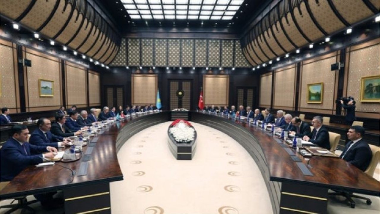Bayraktar ve Akkenzhenov Enerji İş Birliği İçin Görüştü